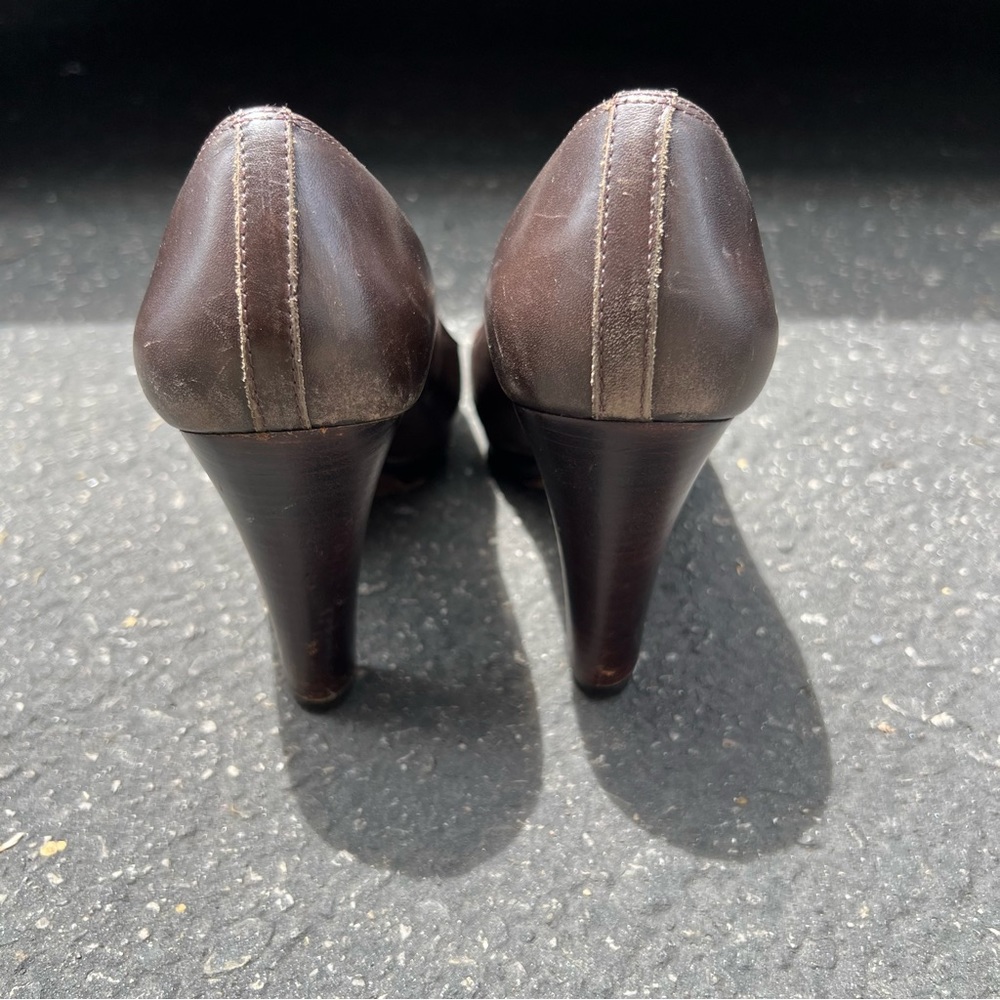 Tory Burch Betty Pump Brown Leather - Picture 9 of 11